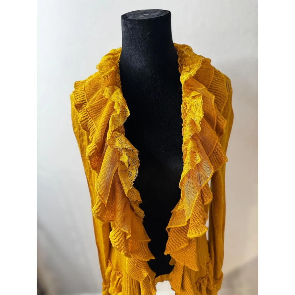 Cárdigan largo Monroe & Main amarillo con volantes de encaje Y2K plumero de hadas caprichoso Foto 2 de 4