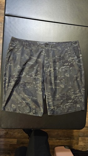 Dixxon Flannel Co Shorts Mens 44 Green Camo Hybrid Wicking Performance 10" Chino