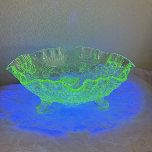 Vtg Imperial Uranium Green Carnival Iridescent 3 Footed Luster Rose Pattern Bowl