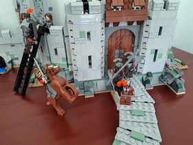 LEGO Lord of the Rings Battle of Helms Deep Set 9474 Used 99% Complete with figs