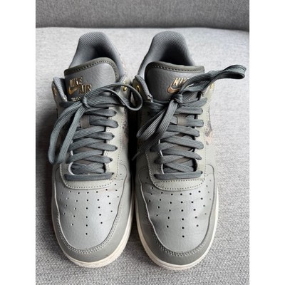Nike Air Force 1 AF1 Low Men 8.5 Green Snake Pack Dark Stucco Shoe 823511 004