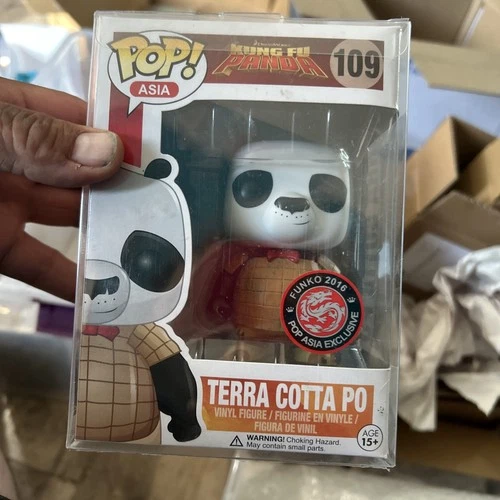 FUNKO POP Movies Kung Fu Panda 109 Terra Cotta Po W/PROTECTOR P22