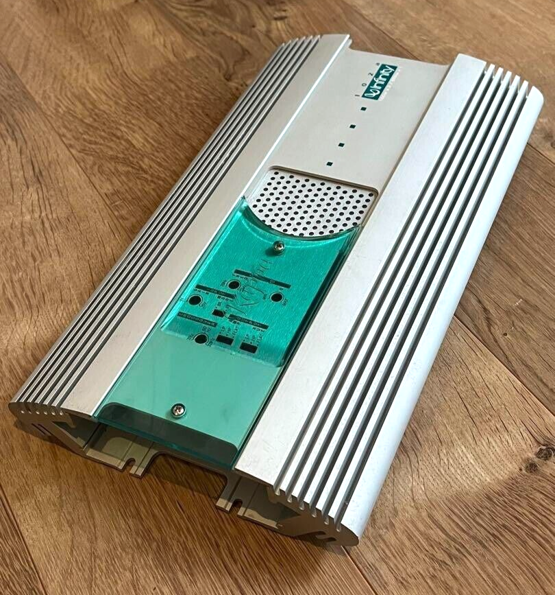 Infinity アンプ 300W Infinity アンプ 300W