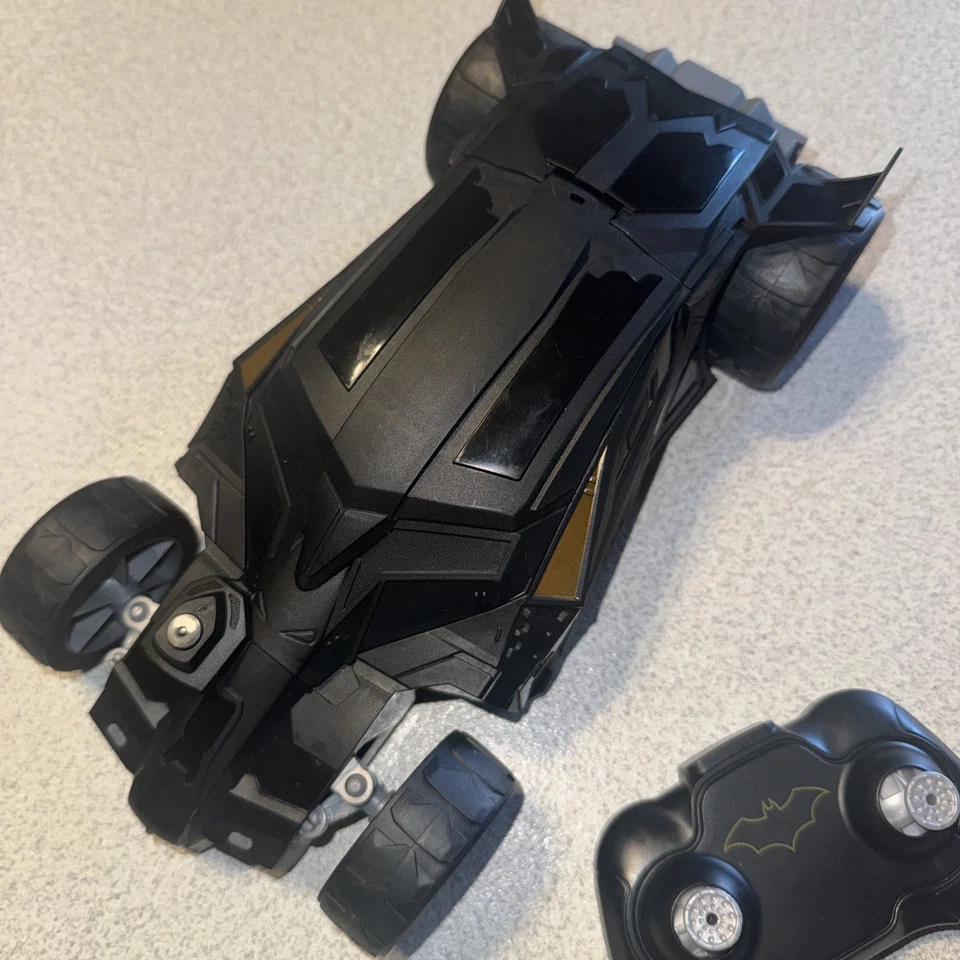 DC Comics 6065425 Batman Batmobile Remote Control Car - Image 4 of 4