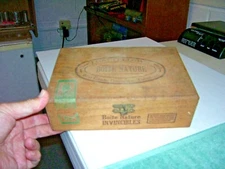 Vintage Dovetail Wood Cigar Box Boite Nature Longfellows, Ball Pivot Clasp, NICE