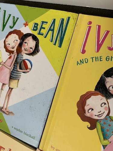 Ivy and Bean Super Special Collection (Books 1-8) (Ivy Bean) - Picture 9 of 9