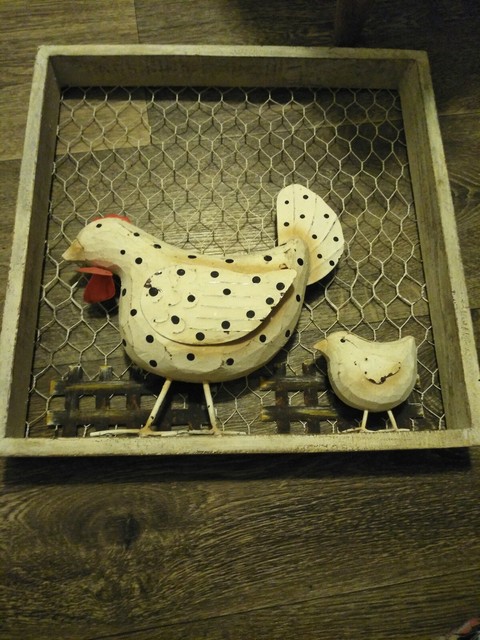 Cracker Barrel Chicken Wall Hanging Picture Rustic Farmhouse Wire Wood Distress