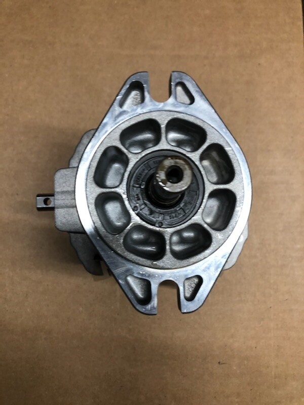HYDRO GEAR PUMP Fits L&R Side BDP-10A-440,PG-1HCA-DY1X-XXXX