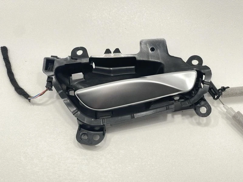 2017-2021 BMW M240i LEFT FRONT DOOR HANDLE SILVER 56386 - Image 3 of 4