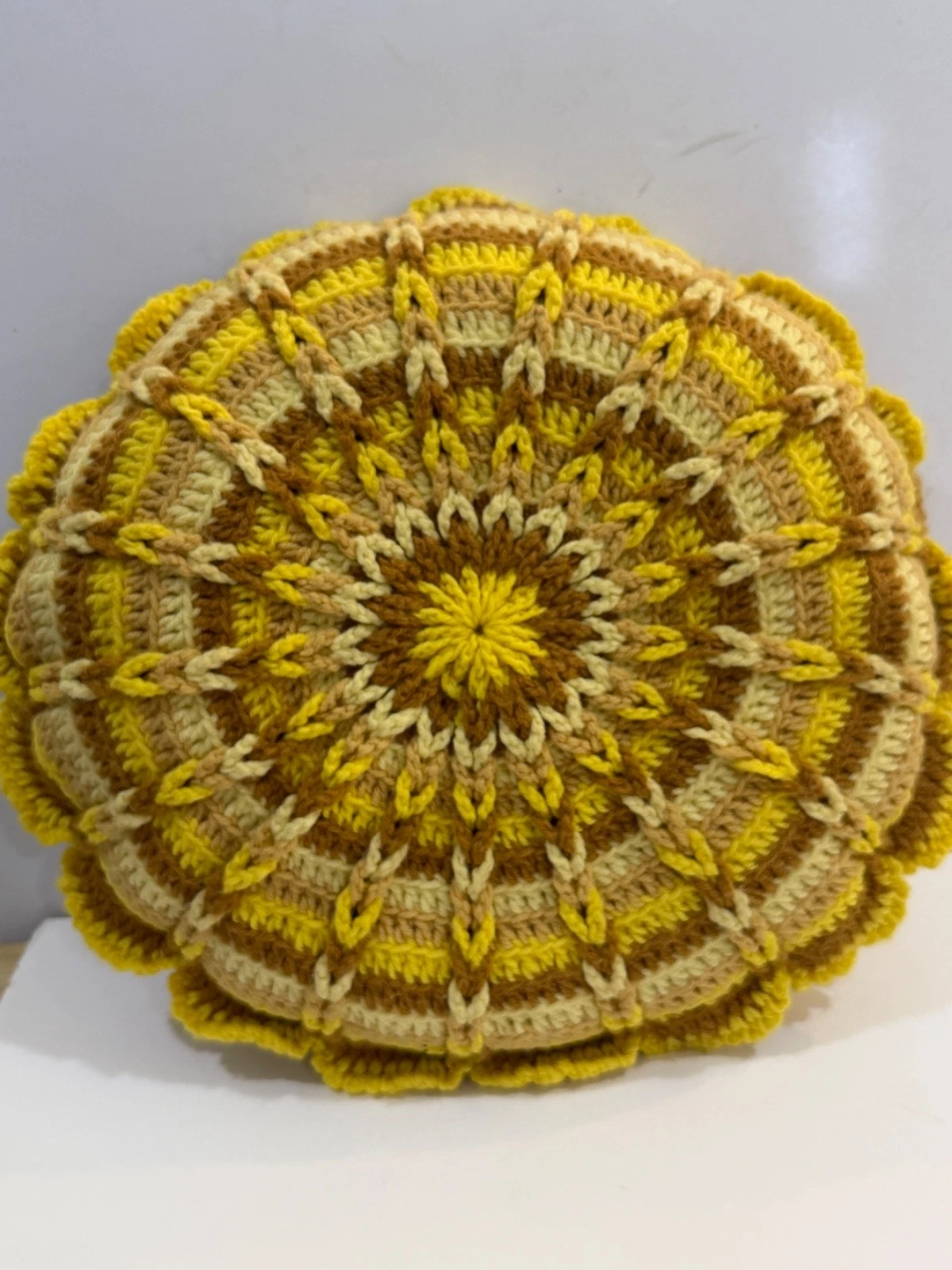 Throw Pillow Vtg 70s Knit Round Fall Autumnal MCM Boho Yellow Tones 17"