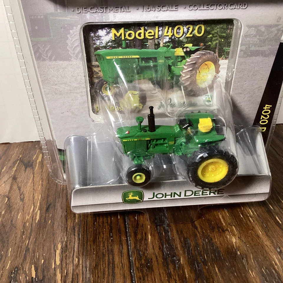 1/64 John Deere 4020  CHASE Vintage Classic Tractor Premiere Muddy Series - Image 2 of 4