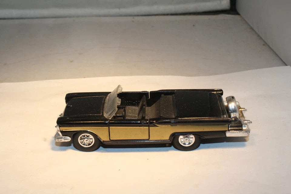 1959 Ford Skyliner Convertible 1/43 Scale Yat Ming Made in Thailand - Image 2 of 4