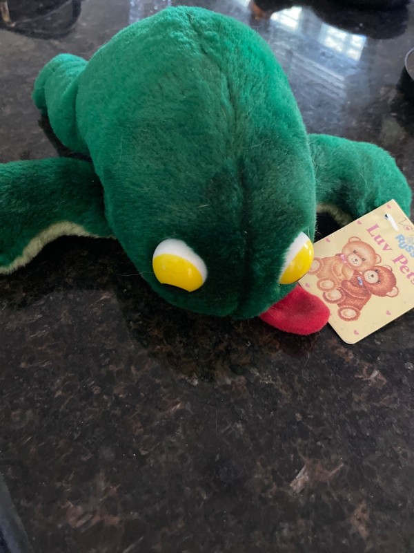 Vintage Fleegle Russ Luv Pets Green Frog  Tongue Out With Tags Yellow Eyes