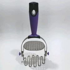 Rare Vitantonio Reversible Dual Action Potato Masher