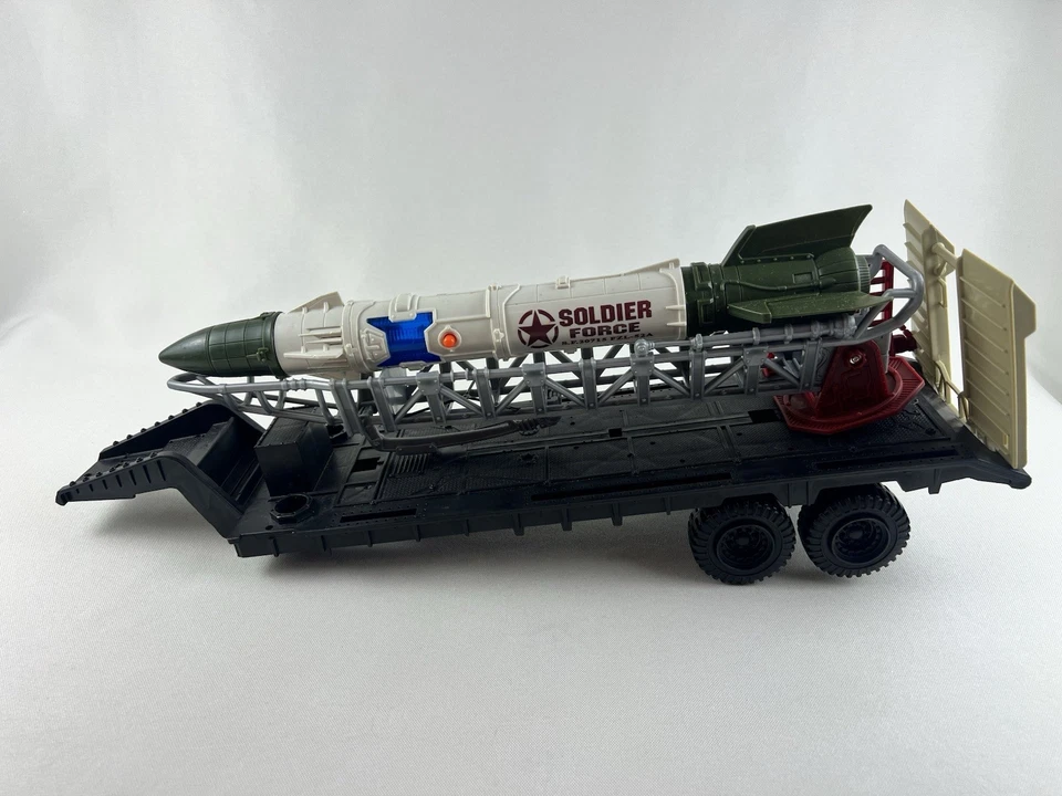 Bonecos Chap Mei Soldier Force foguete míssil/luzes e som com caminhão de transporte - Imagem 3 de 4