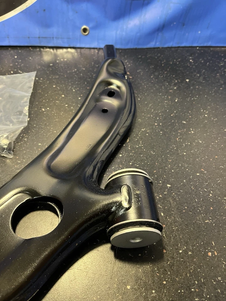 Mini F55 F56 F57 Right O/S Lower Suspension Control Arm 6879842 New Genuine - Image 3 of 4