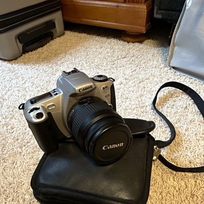Canon EOS Rebel 2000 EOS 35mm SLR Film Camera AF Flash Lens Case Silver/Black