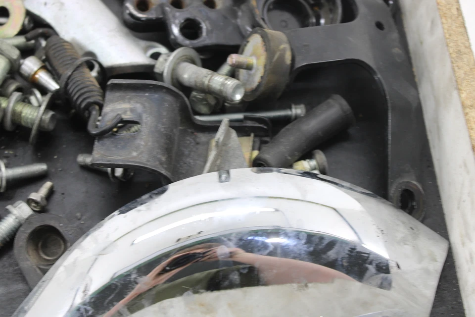 09-13 Harley Davidson Street Glide Flhx Misceláneos Tornillos Soportes Foto 3 de 4