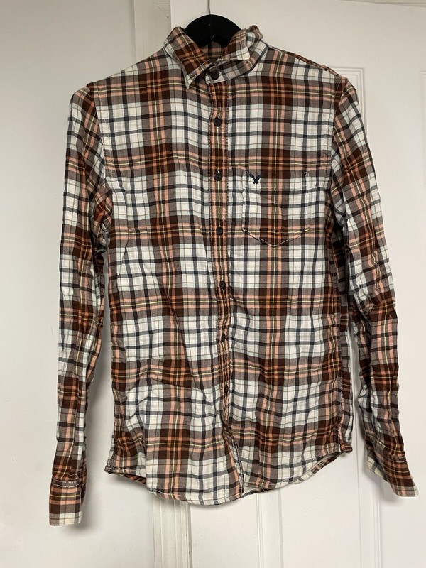 American Eagle Button Up Long Sleeve Shirt