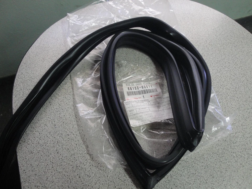 TOYOTA Land Cruiser Genuine RUN REAR DOOR GLASS Left & Right Set OEM Japan - Image 4 of 4