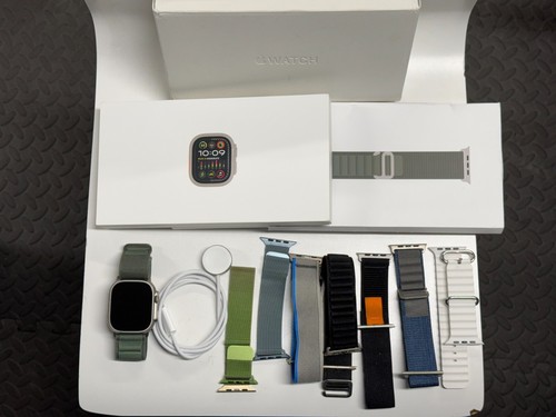 Apple Watch Ultra 2 49mm Titanium Case with Alpine Loop - Olive Strap + straps - Zdjęcie 4 z 11