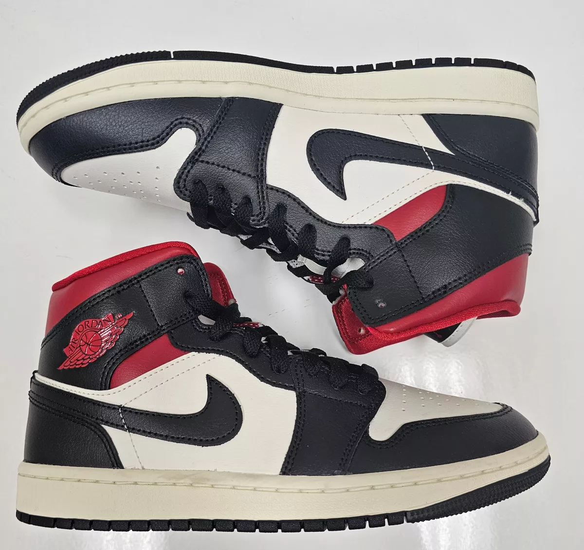 Size 9 Women s Air Jordan Retro 1 Mid Casual Shoes BQ6472 061