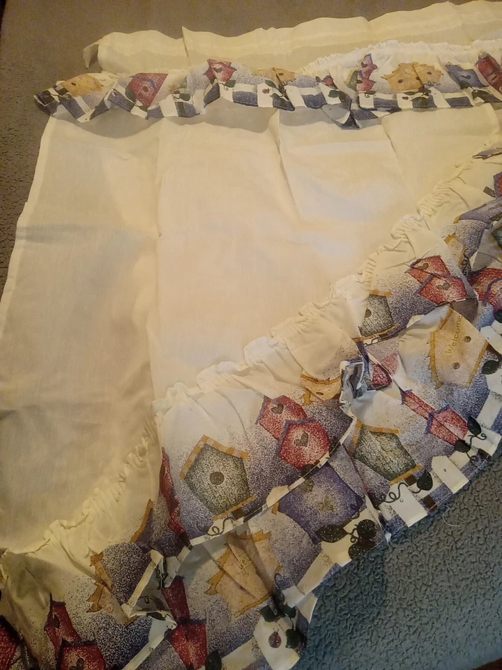 Paquete de cortinas 4 botines 2 cenefas blancas con tema azul rojo verde cabaña Foto 2 de 4