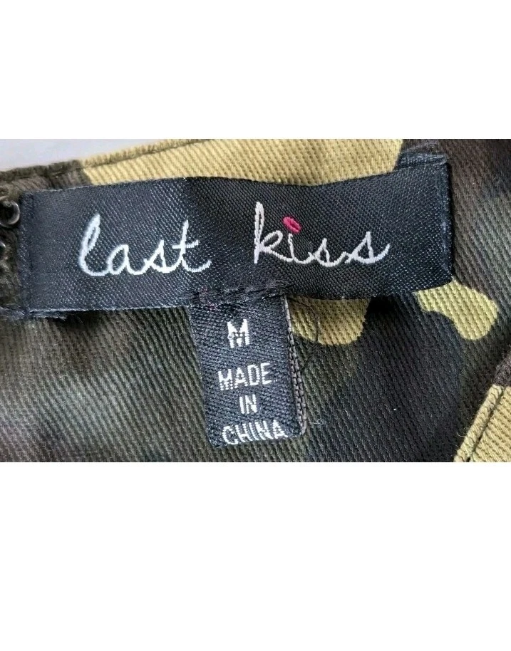 NUEVO Top Last Kiss Verde Tostado Negro Camuflaje Peplum Ojal Sin Mangas Recorte Algodón M Foto 3 de 4