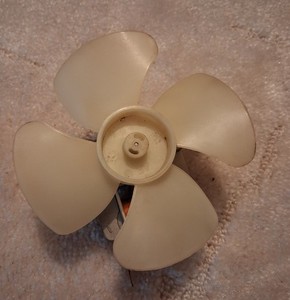 Lüfter Gebläse Lüftungsmotor Ventilator 5650018396; FA646496