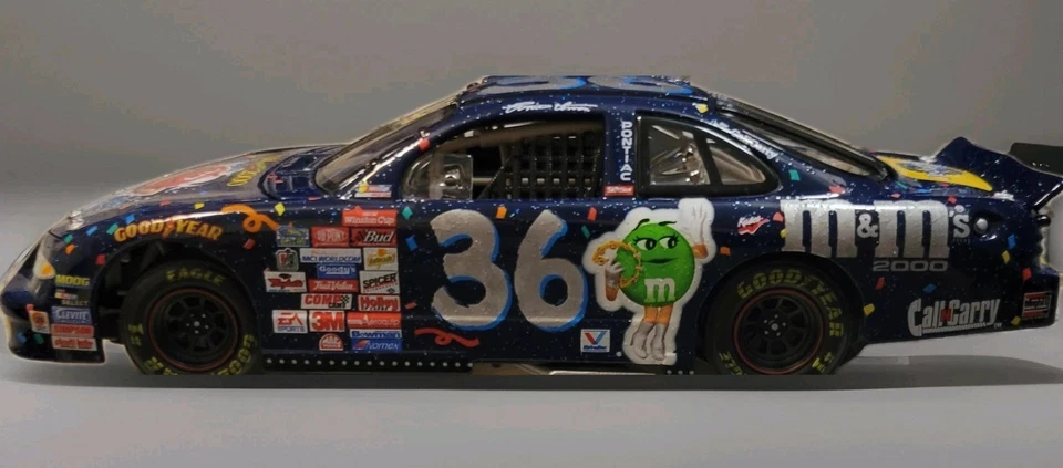 NASCAR!! Action Racing 1/24 #36 M&M Millennium Farewell Salute to Ernie Irvan!! Foto 3 de 4