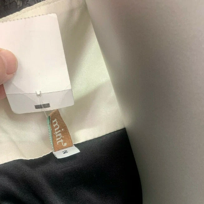 Nuevo con etiquetas Vestido Louis Boston Como Nuevo Negro Encaje Tostado Forrado Top Cinturón Negro Para Mujer Talla 2 Foto 3 de 4