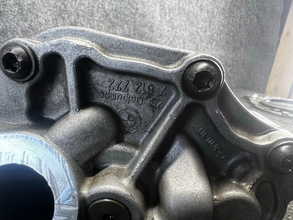 BMW 2010-2019 E70 E71 F10 F02 F13 N63 S63 MOTOR BOMBA DE ACEITE ACCIONAMIENTO OEM EP Foto 3 de 4