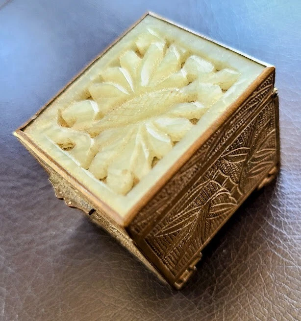 Pastillero chino vintage con placa antigua de jade blanco Foto 2 de 4