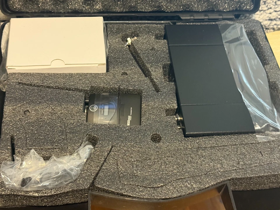 AKG WMS450 UHF Juego Presentador Inalámbrico Ultra Alta Frecuencia. Foto 3 de 4