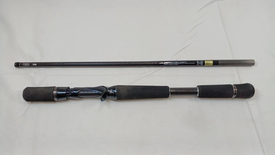 Vara de baixo Daiwa C66M-5 6,6 pés viagem grafite usada alça de cinto preto - Imagem 4 de 4