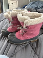 Big girls cat and jack Kit size 5 lace up Winter snow boots pink