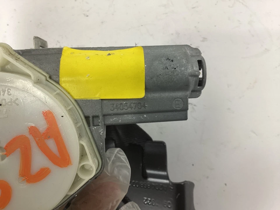 Retractor de cinturón de seguridad delantero derecho Mercedes-Benz C300 2008-2014 A2048600788 OEM. Foto 2 de 4