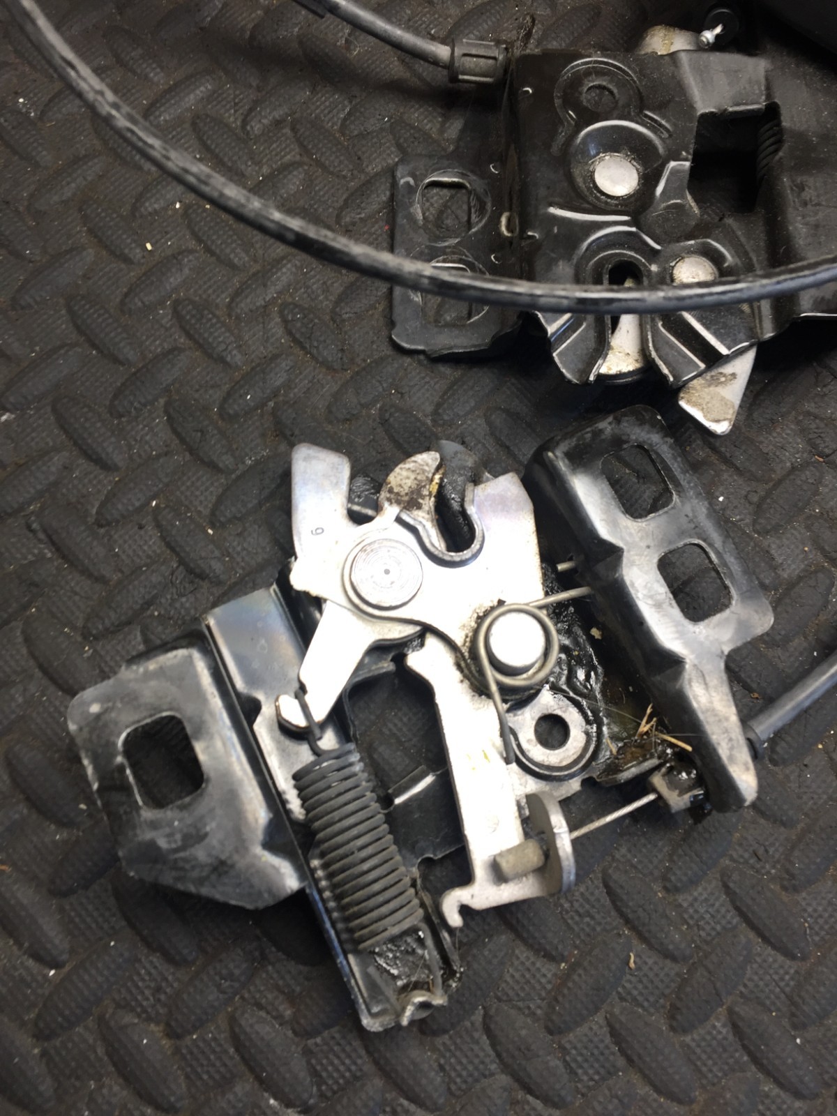 Chevrolet Corvette 2005-2013 Hood latch