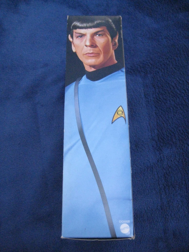 Figurine poupée collectionneur étiquette noire M. SPOCK Barbie STAR TREK 50th - Photo 4/4