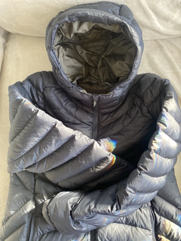 LL Bean Women’s Ultralight 850 Down Hooded Coat Three Quarter Length Blue Size M - Image 4 of 4