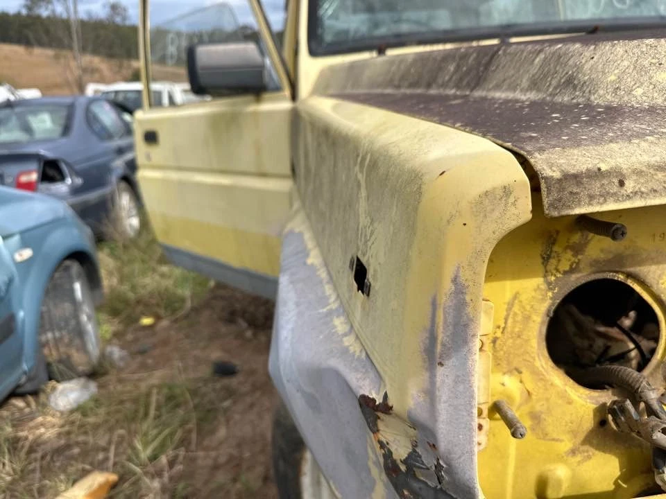 1987 Daihatsu Rocky RH Rear Cargo Glass ALFA RED F70/F75 #B688 - image 4 of 4