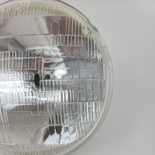 Bentley Bentayga cut crystal headlight - Thomas Boudewijn on Bentley Bentayga cut crystal headlight - Thomas Boudewijn on