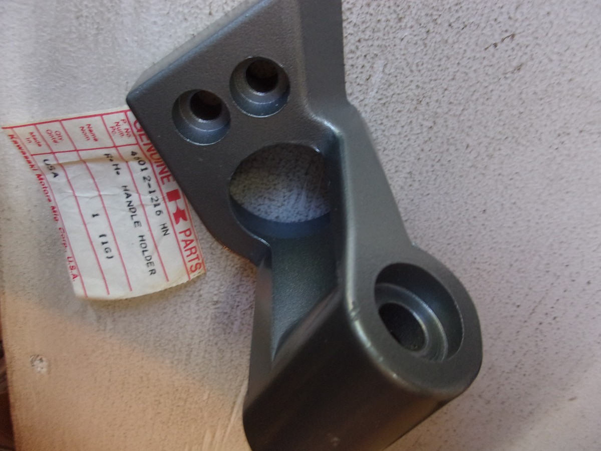 OEM KAWASAKI RIGHT HANDLE BAR HOLDER ZX 1100 NINJA 46012-1216