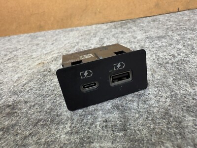 NISSAN PATHFINDER 2022-2025 OEM REAR CONSOLE USB TYPE-C CHARGER