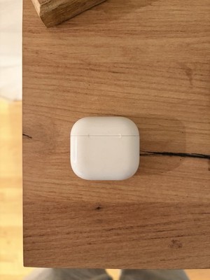 Apple AirPods Gen.4 ANC Ladecase Weiß 