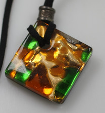 Vintage Murano ámbar y verde arte vidrio cuadrado gamuza negro acorde collar 26"