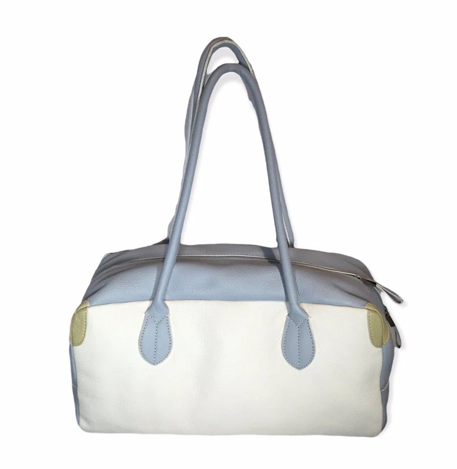 Bolsa satchel Adrienne Vittadini couro conchita nova com etiquetas pó azul e branco - Imagem 4 de 4