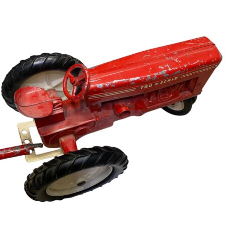 VINTAGE TRU-SCALE FARM TRACTOR RED DIE CAST METAL MADE IN USA With Plow - Picture 3 of 3