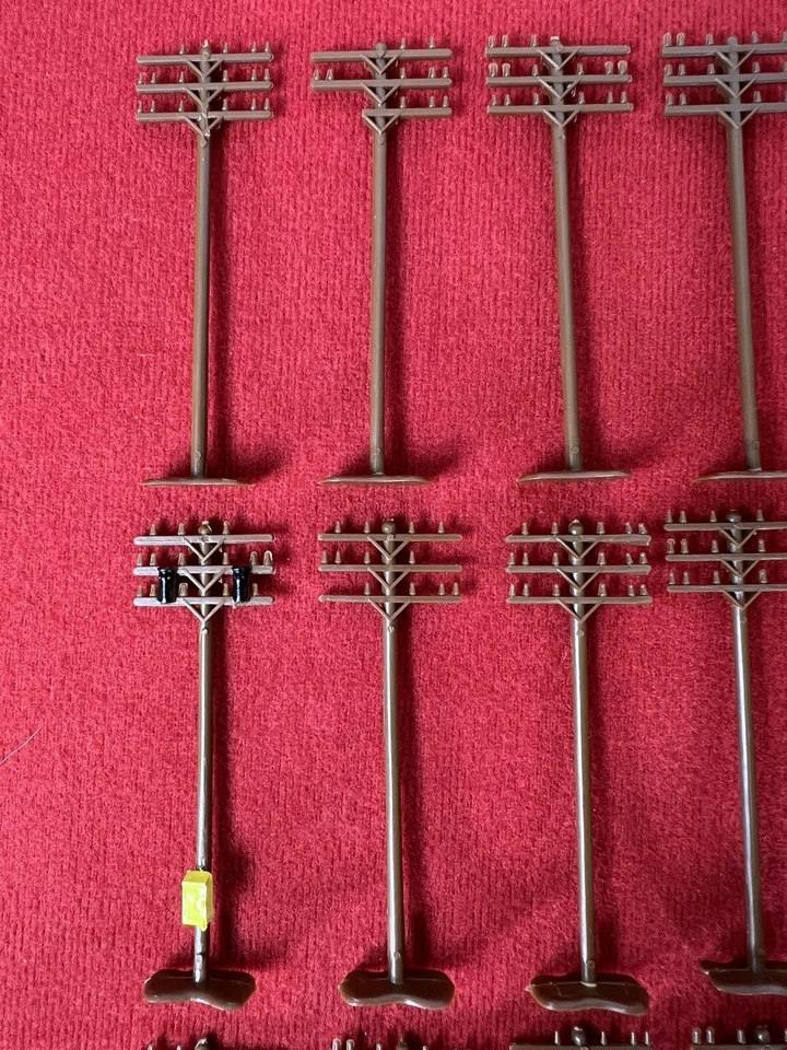 LOT OF 24 BACHMANN N SCALE TELEPHONE / UTILITY POLES -Train Scenery Accessories - Image 2 of 4