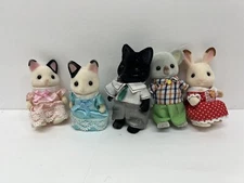 Calico Critters Lot of 5   Epoch Doll Figures Cat Elephant Rabbit. Furniture